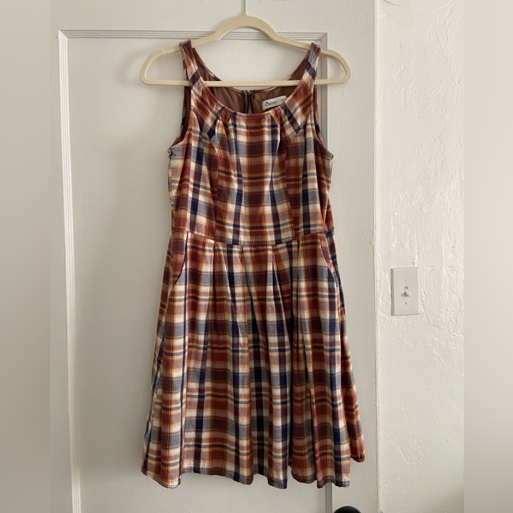 Plaid Sleeveless Dress - Picture 2 of 2